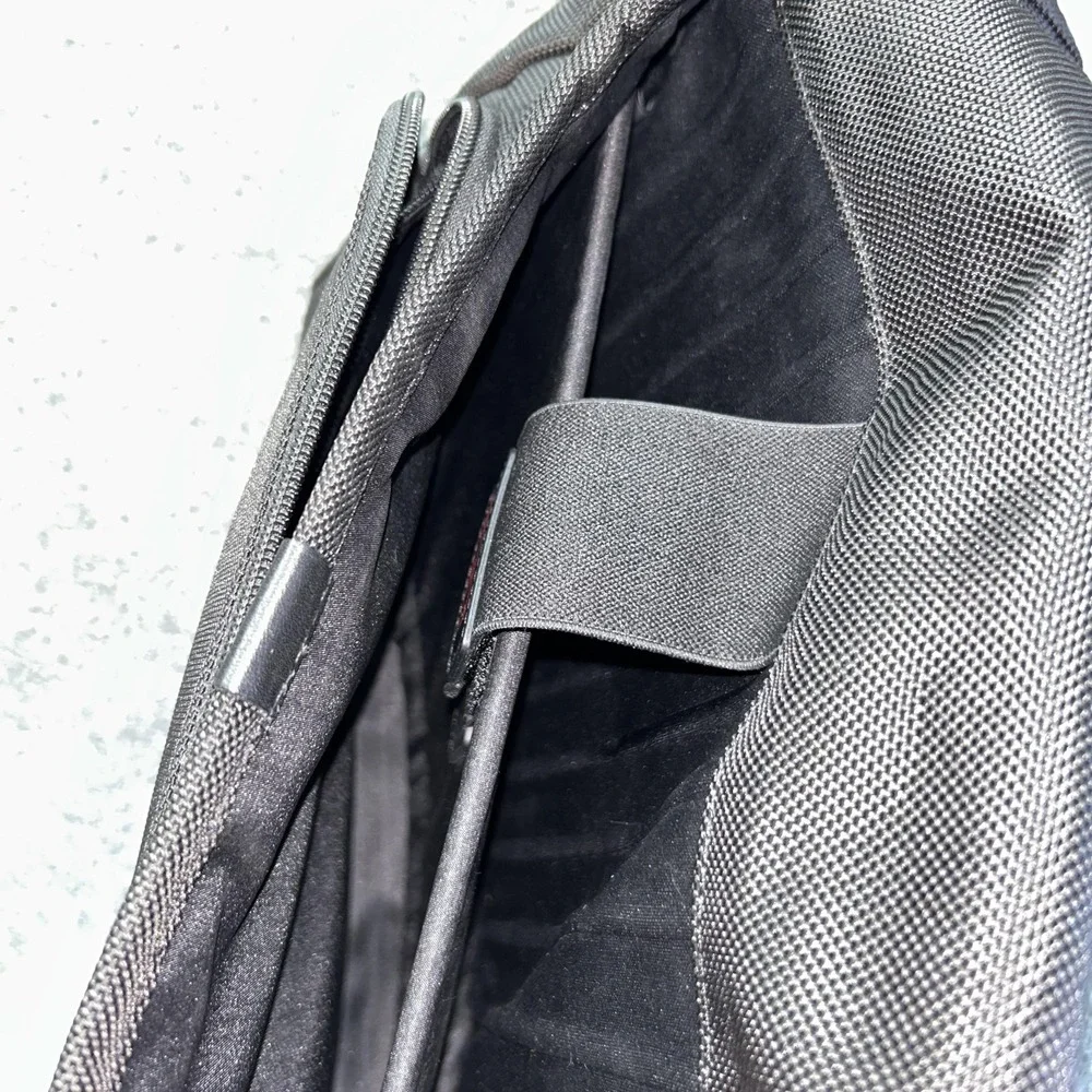 TUMI Alpha Black Ballistic Nylon Messenger Laptop Crossbody‎ Bag Slim EUC
